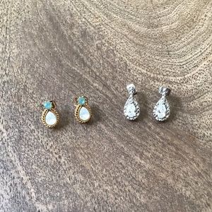 2 for 1: Two sets of teardrops earrings